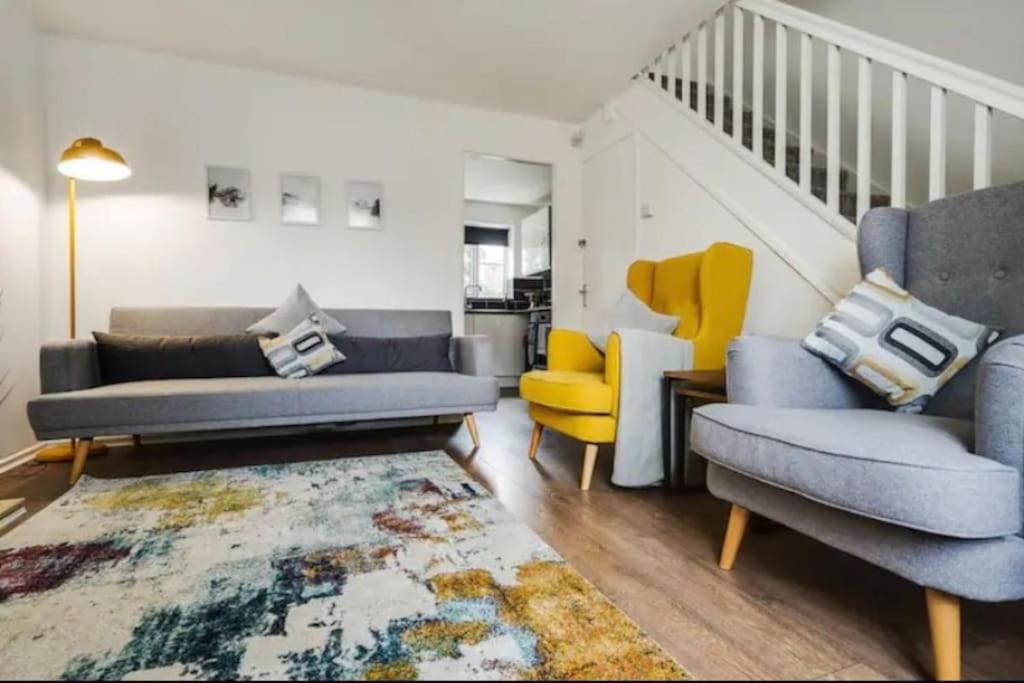 New Build House Near Trafford Centre With Drive Manchester Zewnętrze zdjęcie
